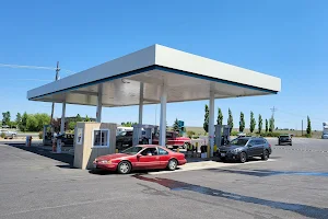 Plateau Travel Plaza image