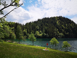 Foto van Strandbad Hintersteinersee met een rechte kustlijn