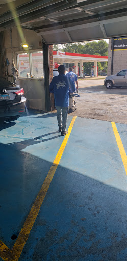 Car Wash «Evanston Car Wash & Detail Center», reviews and photos, 2416 Dempster St, Evanston, IL 60202, USA