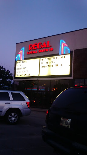 Movie Theater «Regal Cinemas South 10», reviews and photos, 7420 South Ave, Youngstown, OH 44512, USA