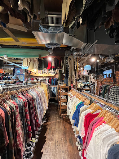 Vintage Clothing Store «10 ft Single by Stella Dallas», reviews and photos, 285 N 6th St, Brooklyn, NY 11211, USA