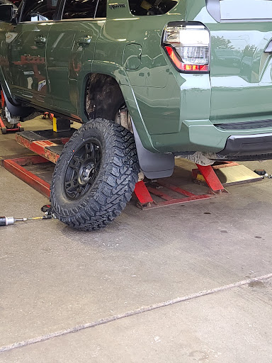 Tire Shop «Discount Tire Store - Everett, WA», reviews and photos, 8125 Evergreen Way, Everett, WA 98203, USA