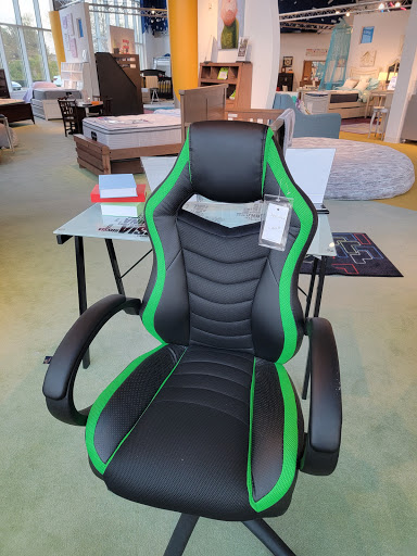 Furniture Store «Rooms To Go & Rooms To Go Kids Furniture Store - Montgomery», reviews and photos, 6810 Eastchase Pkwy Suite A, Montgomery, AL 36117, USA