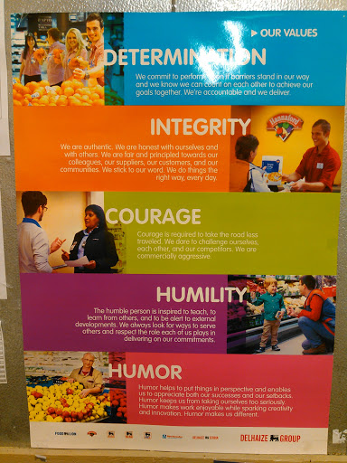 Grocery Store «Hannaford Supermarket», reviews and photos, 193 Boston Post Rd W, Marlborough, MA 01752, USA