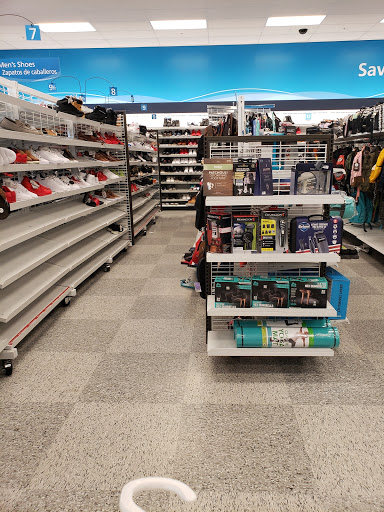 Clothing Store «Ross Dress for Less», reviews and photos, 9727 Laurel Canyon Blvd, Arleta, CA 91331, USA