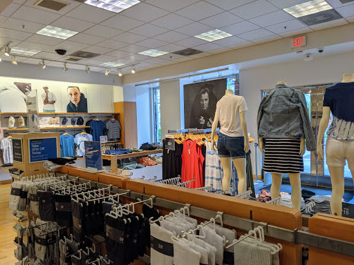 Clothing Store «Gap», reviews and photos, 7430 164th Ave NE, Redmond, WA 98052, USA