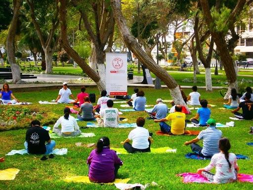 Yoga y Menús vegetarianos. Casa de la Cultura Dr. David Ferriz Olivares Sede Arequipa