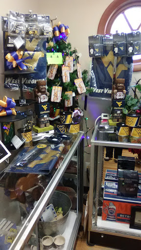 Grocery Store «River country store (live bait sold here )», reviews and photos, 2142 Mission Rd, Harpers Ferry, WV 25425, USA