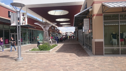 Shopping Mall «Taubman Prestige Outlets», reviews and photos, 17057 N Outer 40 Rd, Chesterfield, MO 63005, USA
