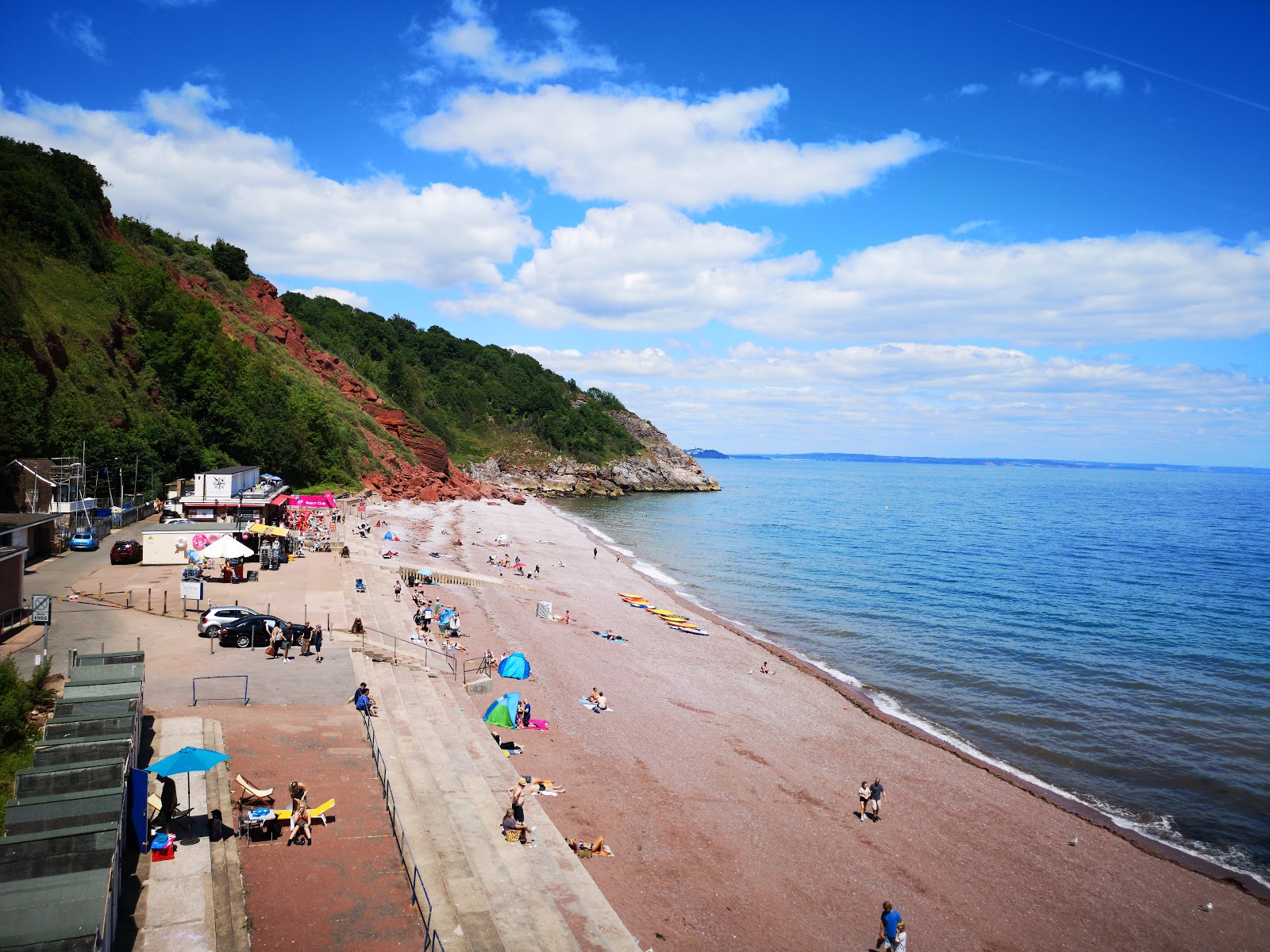 Foto von Oddicombe Strand mit schwarzer sand&kies Oberfläche