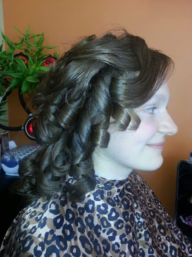 Beauty Salon «Bionic Hair Salon», reviews and photos, 5501 N Broadway St, Chicago, IL 60640, USA