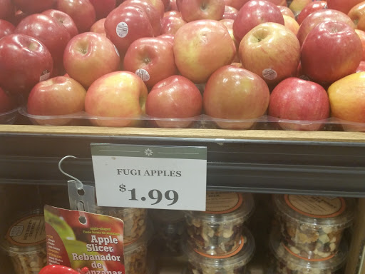 Grocery Store «Lowes Foods on Strickland Road», reviews and photos, 9600 Strickland Rd, Raleigh, NC 27615, USA