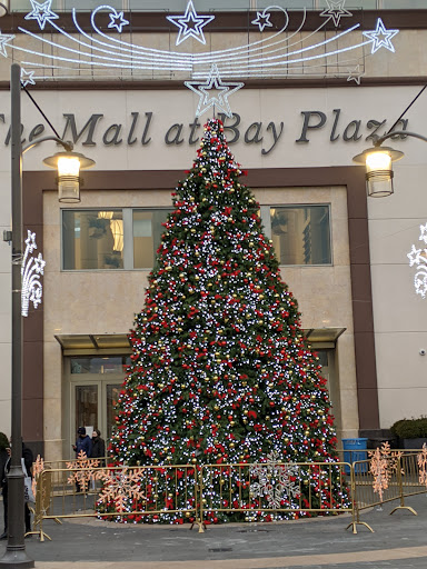 Shopping Mall «Bay Plaza Shopping Center», reviews and photos, 2100 Bartow Ave, Bronx, NY 10475, USA