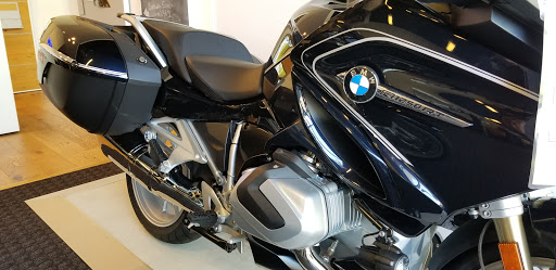 BMW Motorcycle Dealer «BMW Motorcycles of Western Oregon», reviews and photos, 12010 SW Garden Pl, Portland, OR 97223, USA