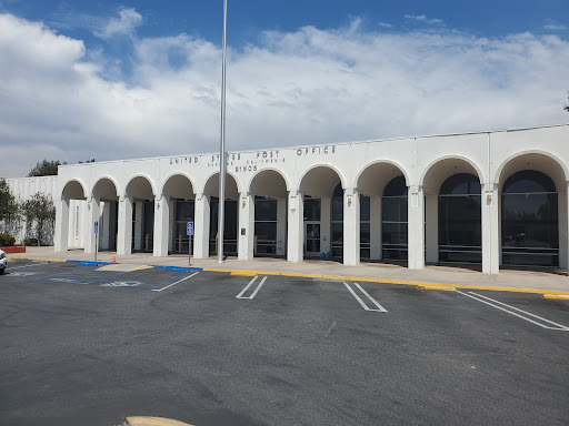 Post Office «United States Postal Service», reviews and photos, 2140 N Hollywood Way, Burbank, CA 91505, USA