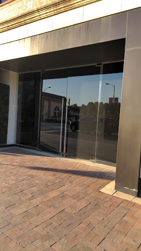 Clothing Store «Burberry», reviews and photos, 450 Nichols Rd, Kansas City, MO 64112, USA