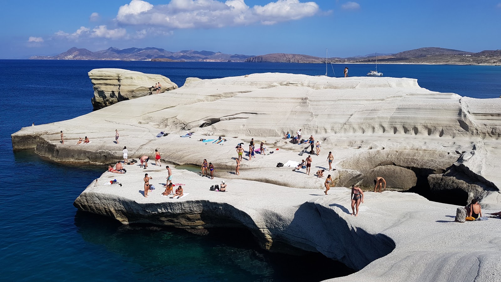 Foto de Sarakiniko Beach zona salvaje