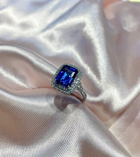 Jewelry Store «Dennis Jewelry», reviews and photos, 14701 San Pedro Ave, San Antonio, TX 78232, USA