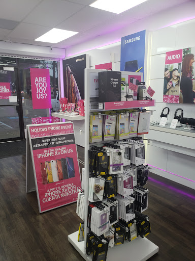 Cell Phone Store «T-Mobile», reviews and photos, 8303 Hwy 6 N, Houston, TX 77095, USA