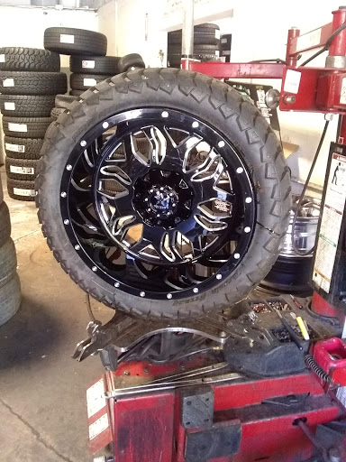 El Chino Tires