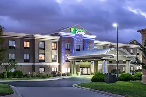 Holiday Inn Express Kansas City - at the Legends, an IHG Hotel image