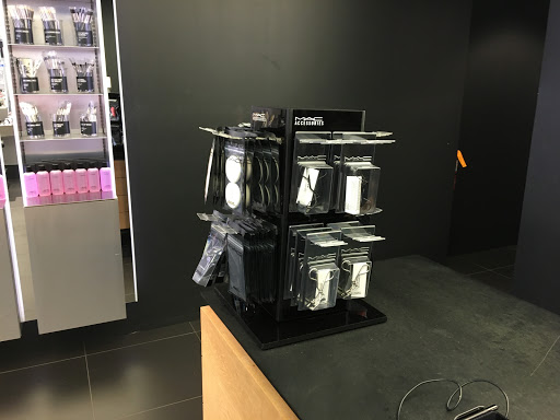 Cosmetics Store «MAC Cosmetics», reviews and photos, 615 NW 23rd Ave, Portland, OR 97210, USA