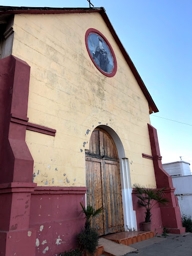 Opiniones de Iglesia del Carmen en Pichilemu - Iglesia