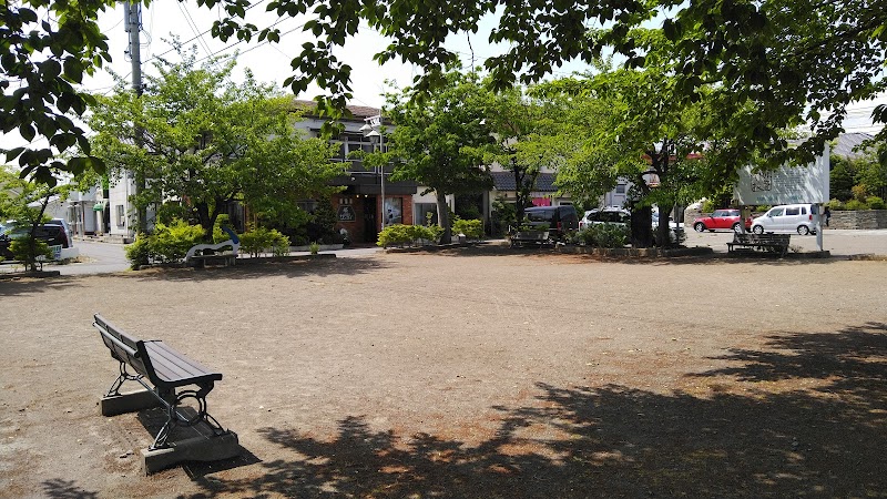 緑地公園(岩村田小学校跡)
