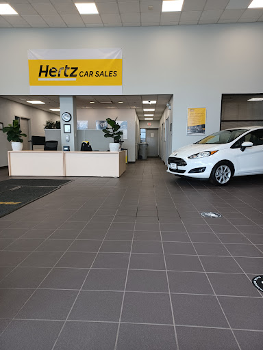Used Car Dealer «Hertz Car Sales Des Plaines», reviews and photos, 2170 Mannheim Rd, Des Plaines, IL 60018, USA