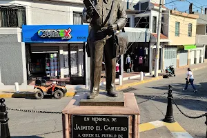 Estatua de "Jaimito, El Cartero" image