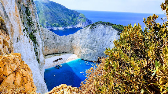 Navagio Plajı (Gemiler Mezarlığı)