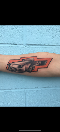 Tattoo Shop «Knuckle Up Tattoo Co.», reviews and photos, 2083 Irvin Cobb Dr, Paducah, KY 42003, USA