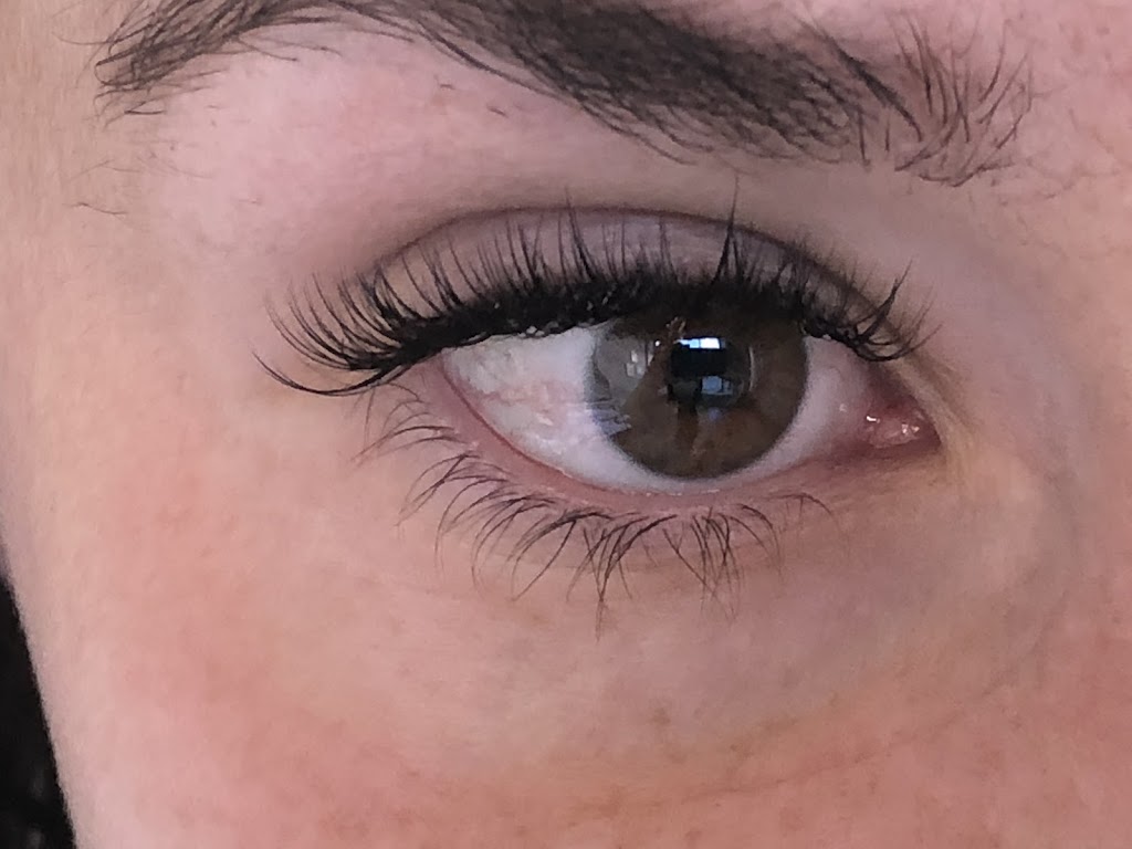 Lux Lashes and Spa 98004