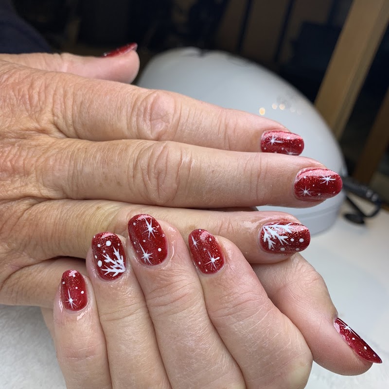 H’s Nails and Spa