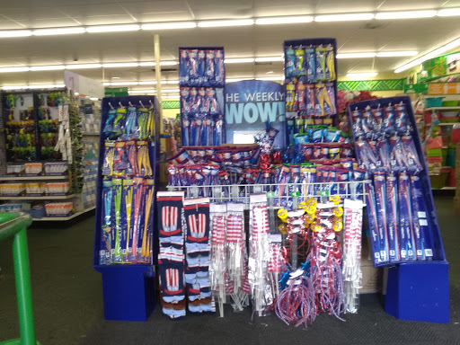 Dollar Store «Dollar Tree», reviews and photos, 4160 Lincoln Blvd, Marina Del Rey, CA 90292, USA