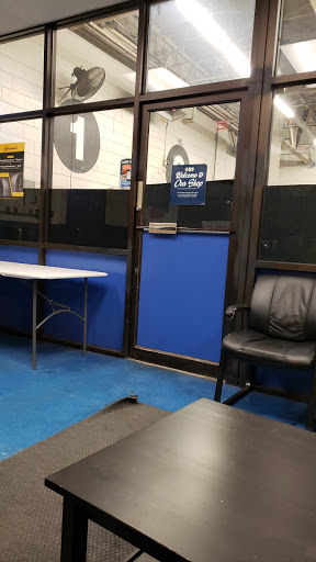 Auto Parts Store «Pep Boys Auto Parts & Service», reviews and photos, 3700 Edgmont Ave, Brookhaven, PA 19015, USA