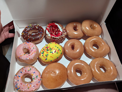 Bakery «Krispy Kreme Doughnuts», reviews and photos, 5318 W Irlo Bronson Memorial Hwy, Kissimmee, FL 34746, USA