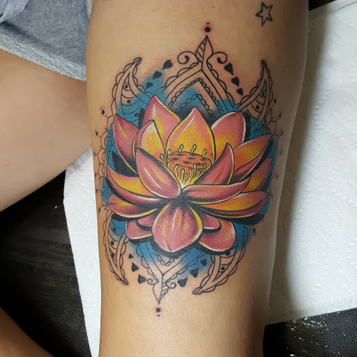 Tattoo Shop «Beautiful Sin Tattoos», reviews and photos, 245 N Queen St, Lancaster, PA 17603, USA