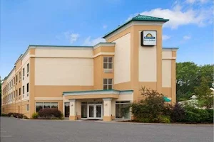 Days Inn & Suites by Wyndham Albany image