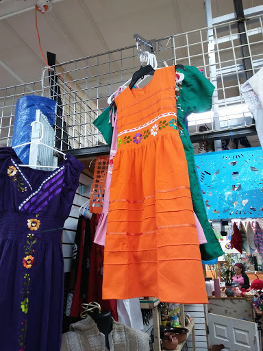 Flea Market «Fox Valley Flea Market», reviews and photos, 840 N State St, Elgin, IL 60123, USA