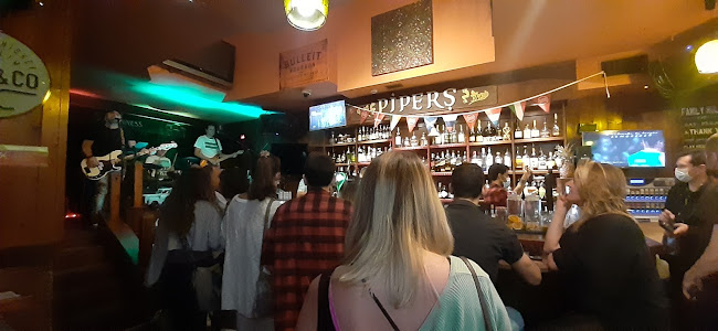 Piper's Irish Pub - Bar