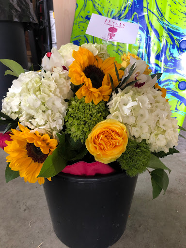 Florist «Petals Flowers & Fine Gifts», reviews and photos, 4 Rockland Rd, Wilmington, DE 19807, USA