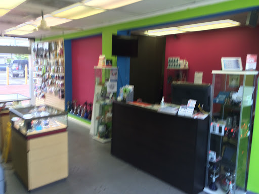 Mobile Phone Repair Shop «The Wireless Shop», reviews and photos, 26 S Federal Hwy, Dania Beach, FL 33004, USA