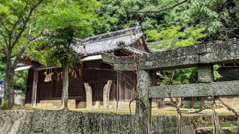 軍神社