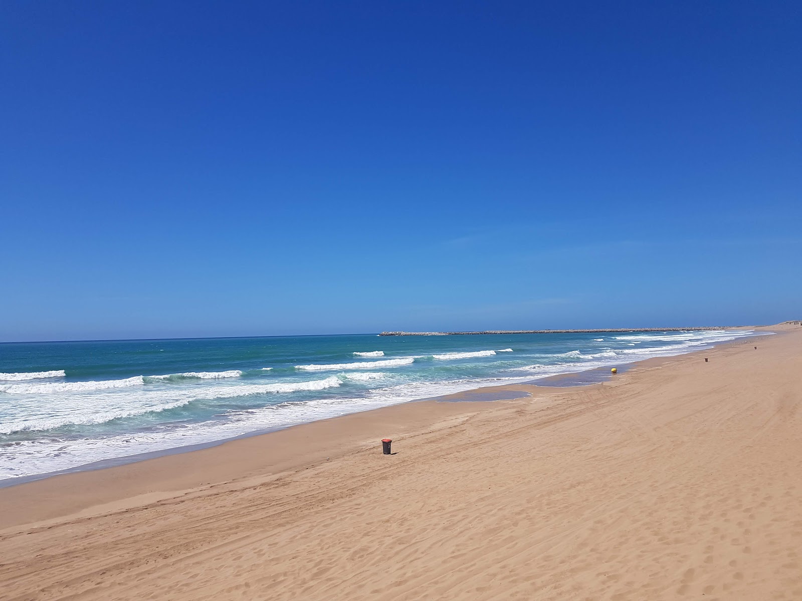 Foto von shaty mhdyt mit feiner beiger sand Oberfläche