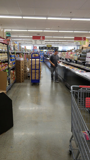 Grocery Store «Grocery Outlet Bargain Market», reviews and photos, 426 W Harder Rd, Hayward, CA 94544, USA