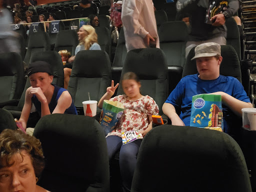 Movie Theater «Cobb Theatres Hollywood 16 & IMAX», reviews and photos, 4250 Old Greensboro Rd, Tuscaloosa, AL 35405, USA