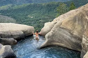 Upper Diyaluma Waterfall image