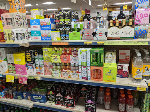 Liquor Store «Tiverton Liquor Store», reviews and photos, 65 Main Rd, Tiverton, RI 02878, USA