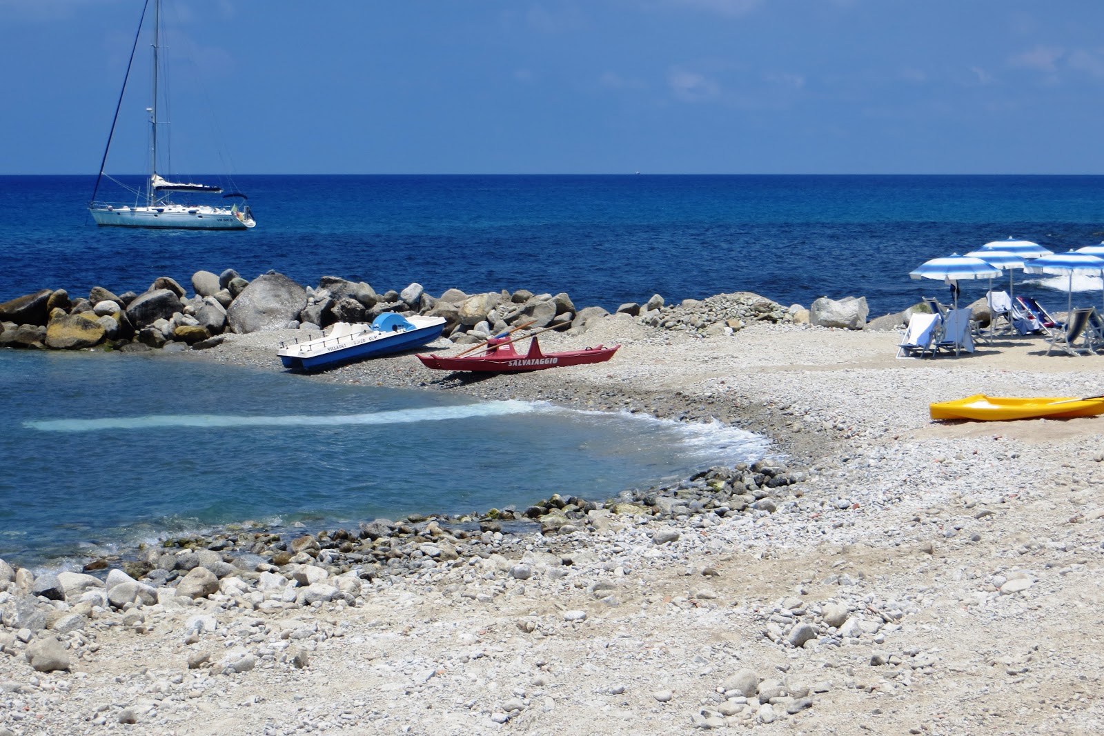 Photo de Spiaggia Fiumara Ruffa partie de la zone de l'hôtel